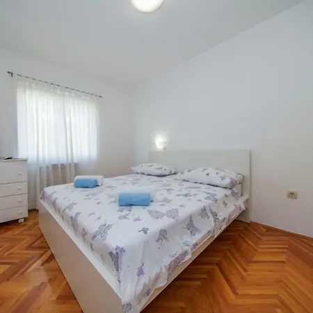 Apartment Family Suites Korda Jesenice (Split-Dalmatia)